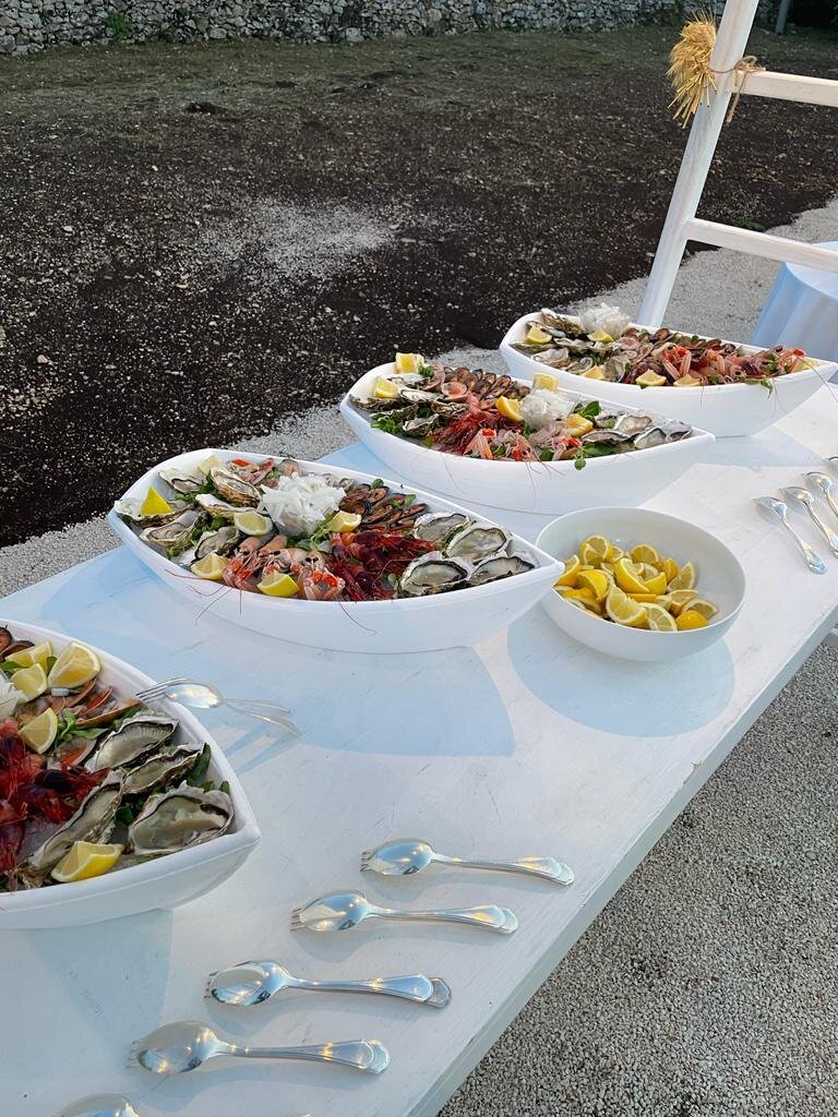 Foto de aperitivo boda con ostras. Elopement