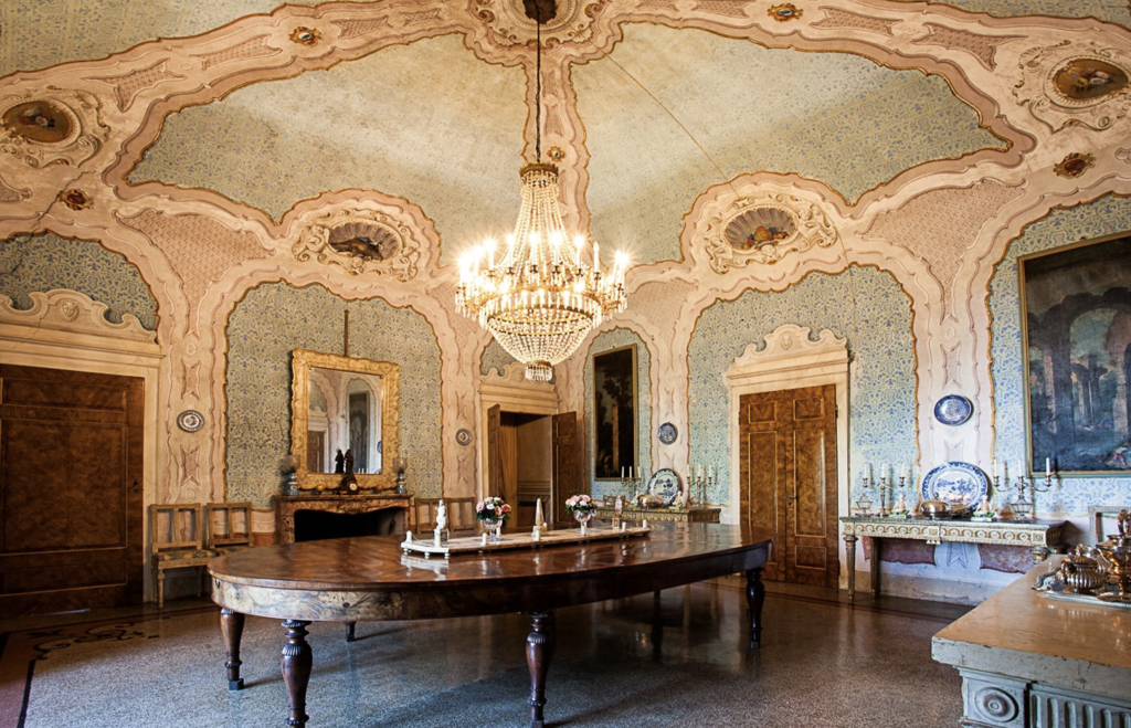 Foto de uno de los salone del Castillo de Rivalta. Elopement