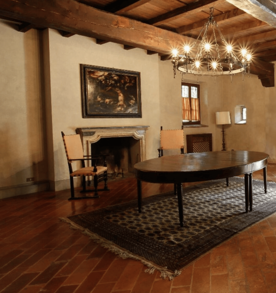 Foto del salón de la foresteria o casa de huéspedes del Castillo de Rivalta. Elopement